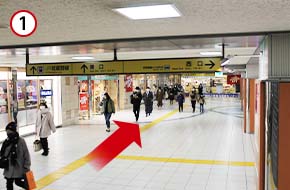 東武鉄道伊勢崎線「新越谷」駅 の改札を出たら東口を出ます。